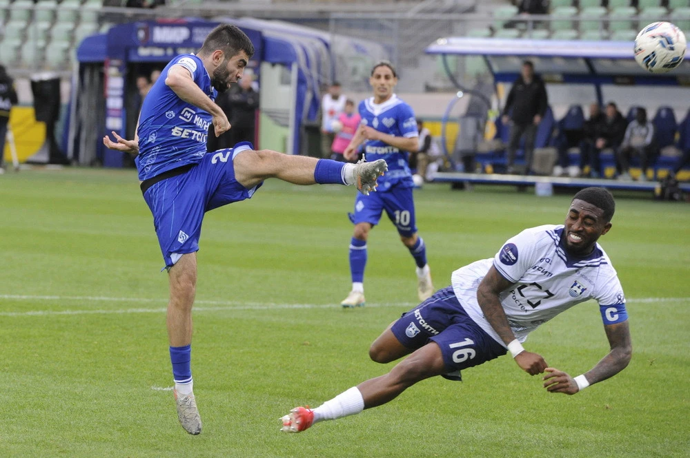 Махачкала забила два «Балтике», но упустила победу