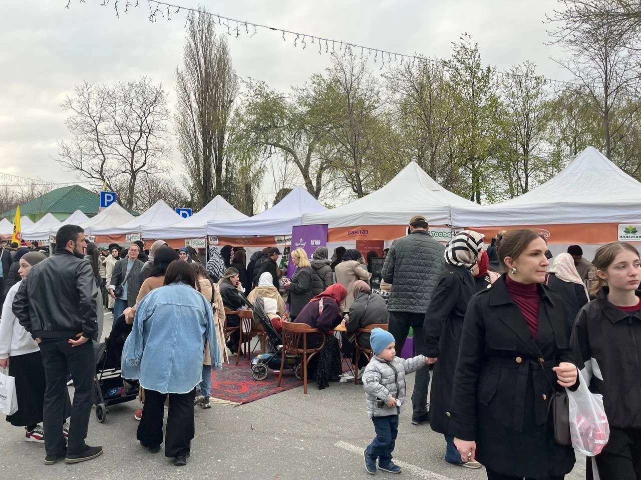 В Махачкале проходит благотворительная ярмарка Fa'ida: более 60 компаний помогают пострадавшим от паводков