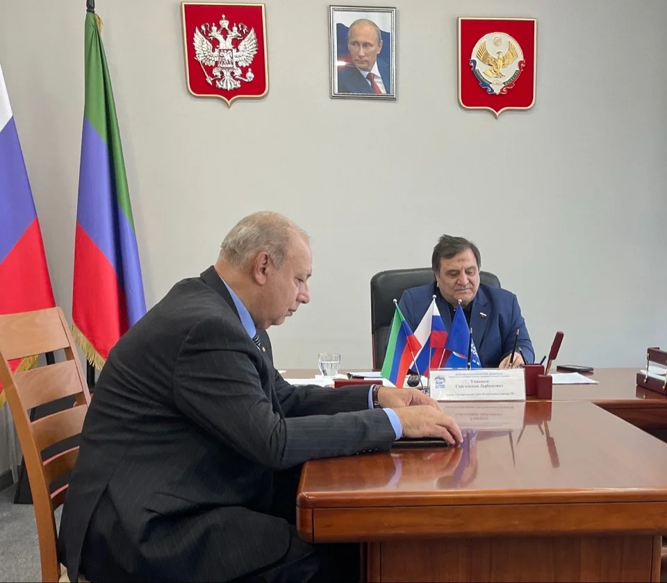 Сайгидпаша Умаханов провел прием граждан: помощь семье пропавшего бойца, вдовам и жителям пострадавших районов