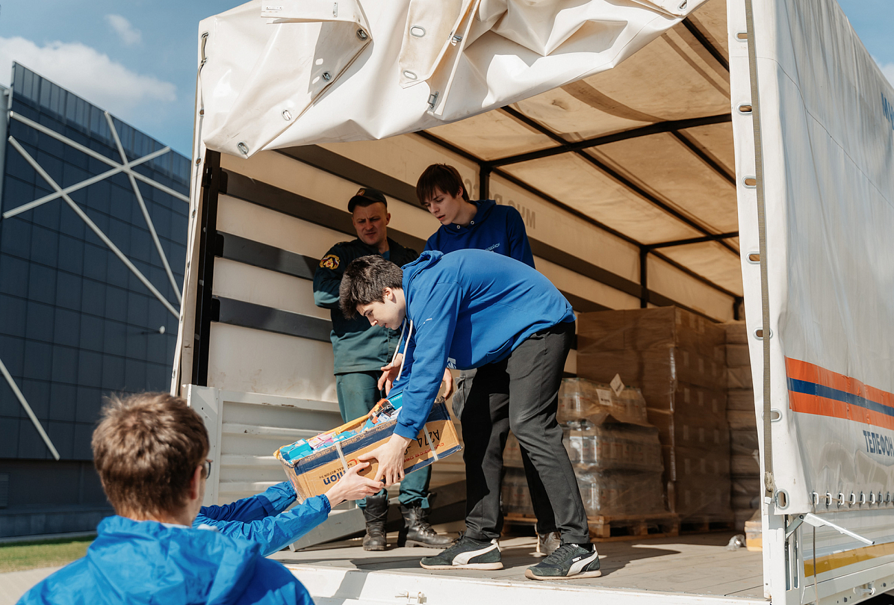 «Единая Россия» направила в пострадавшие районы Дагестана тонны гуманитарной помощи из Москвы, Твери, Ставрополья и Ростова