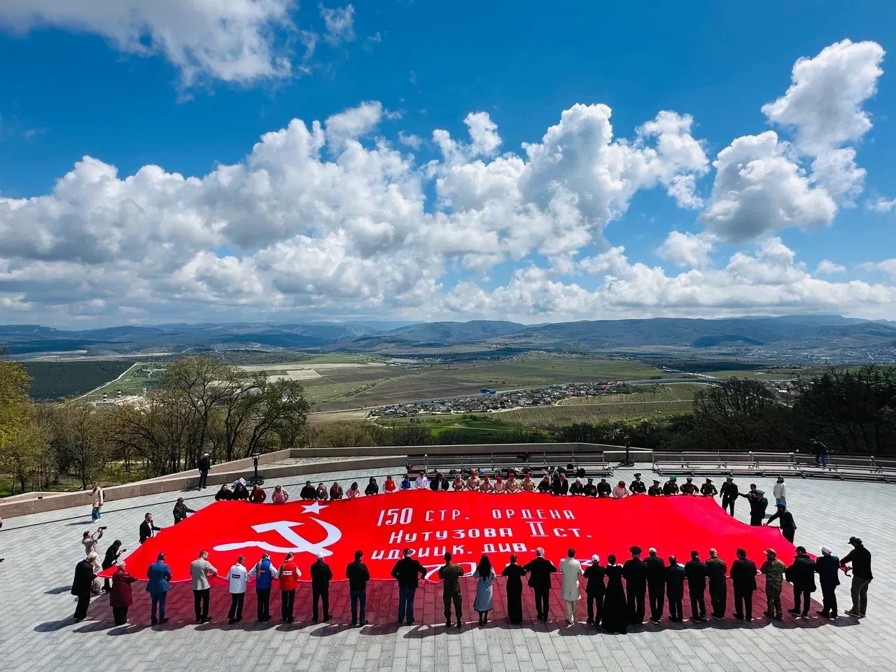 Севастополь стал финальной точкой автопробега «Знамя Победы», инициированного Сергеем Меликовым