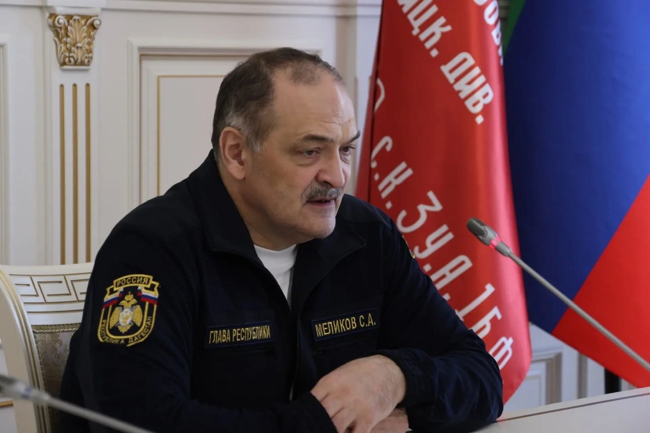 Сергей Меликов поручил проверить чиновников, разрешивших строительство домов в русле реки