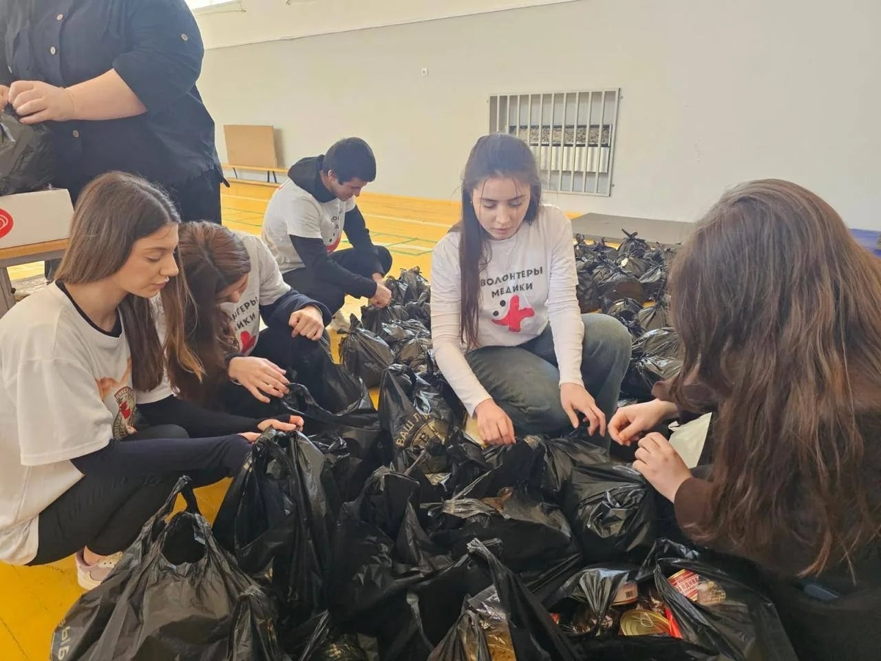 Студенты и преподаватели колледжей Дагестана — на передовой волонтёрской помощи пострадавшим от наводнения