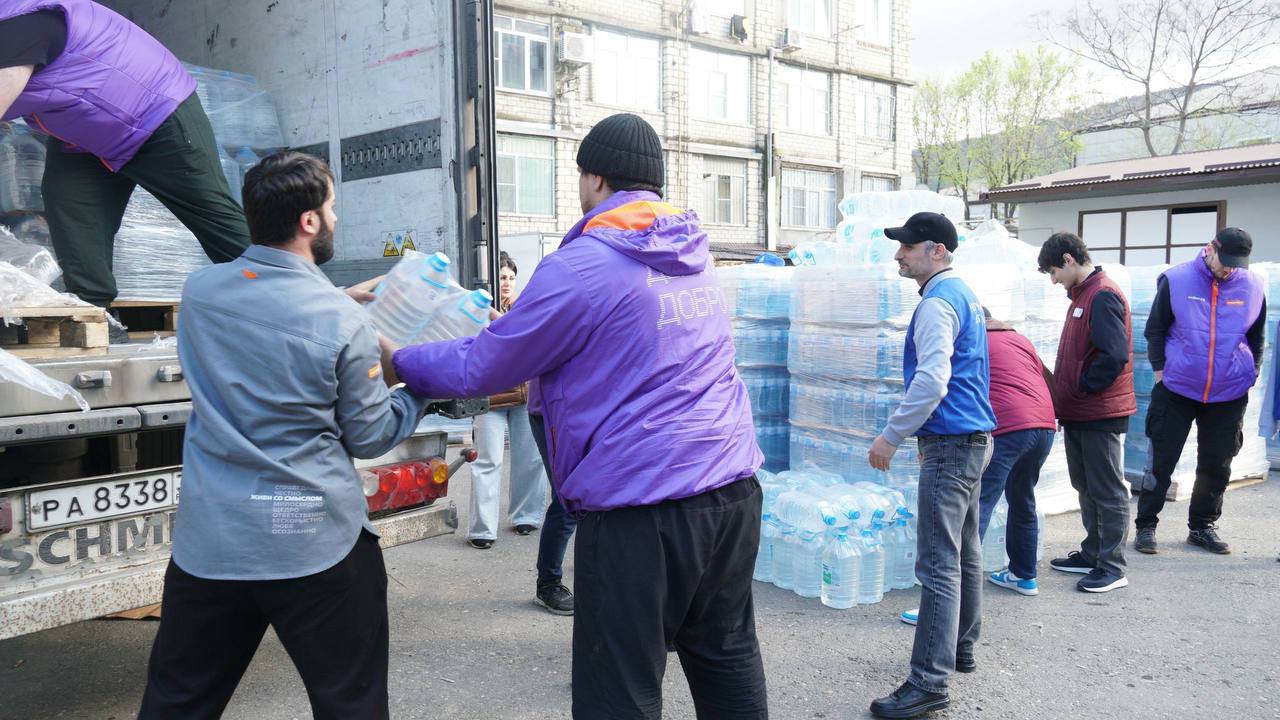 Сергей Меликов: гуманитарную помощь необходимо распределять между всеми пострадавшими районами