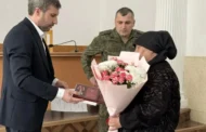 Глава Тарумовского района вручил ордена Мужества родителям погибших участников СВО