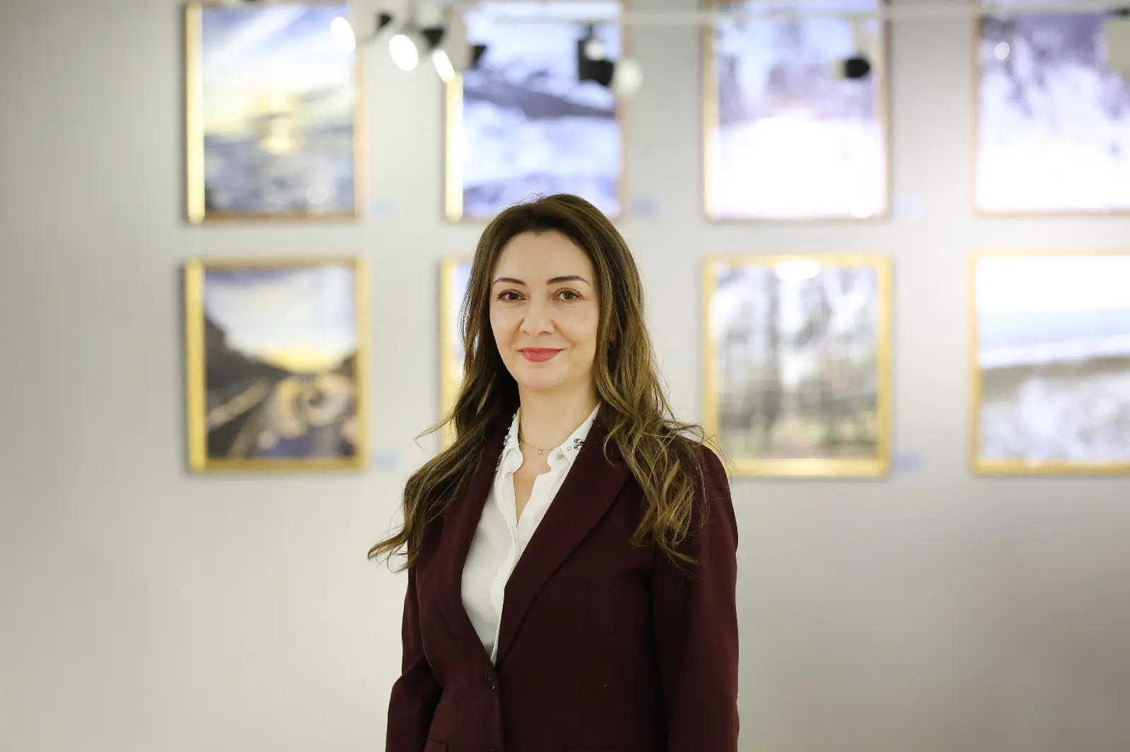 В Махачкале открылась фотовыставка «Совершенство в единстве: просторы страны в мобильном кадре»