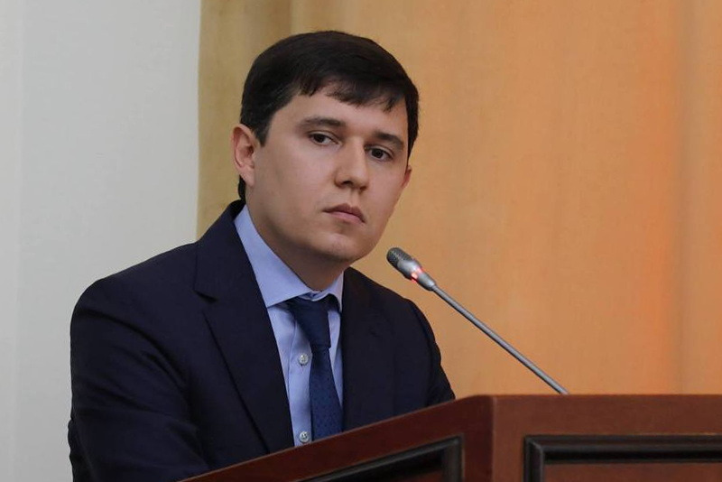 Экс-главу комитета по госзакупкам уличили во взятках