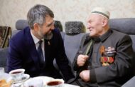Магомед Рамазанов навестил 101-летнего ветерана Мусу Багаудинова в канун Дня Победы