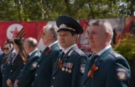 В Махачкале прошла акция «Наследники Победы» — с возложением цветов, георгиевскими ленточками и флешмобом
