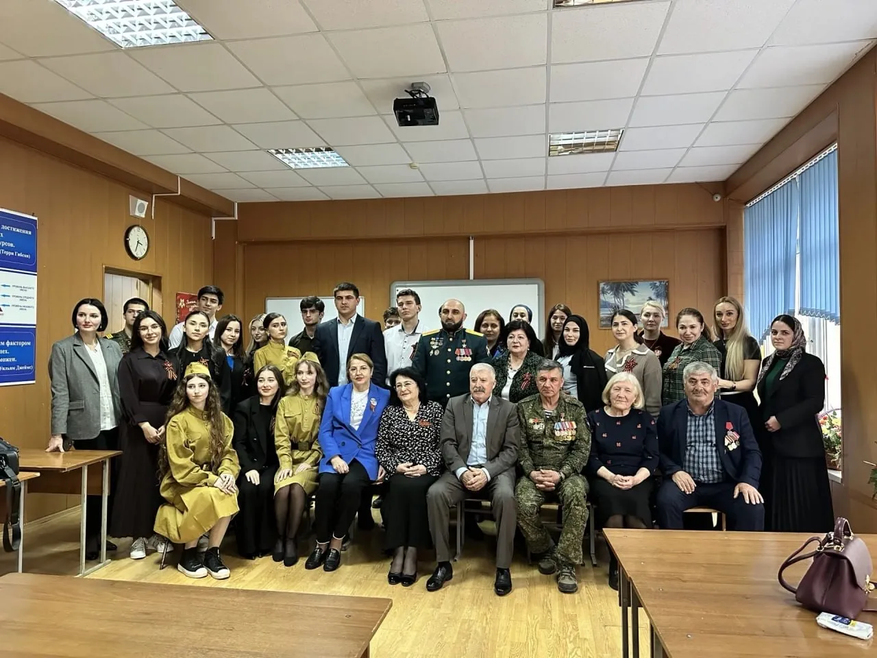 В преддверии Дня Победы участник «Доблести гор» Рамазан Гираев посетил литературно-музыкальный конкурс в ДГТУ