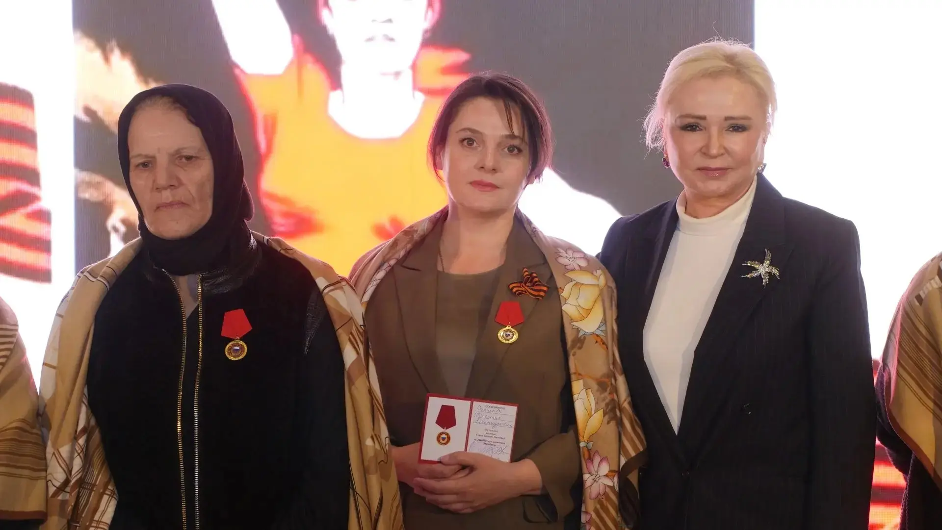 В Махачкале открылась выставка «Женское лицо Победы» о подвигах женщин в Великой Отечественной войне