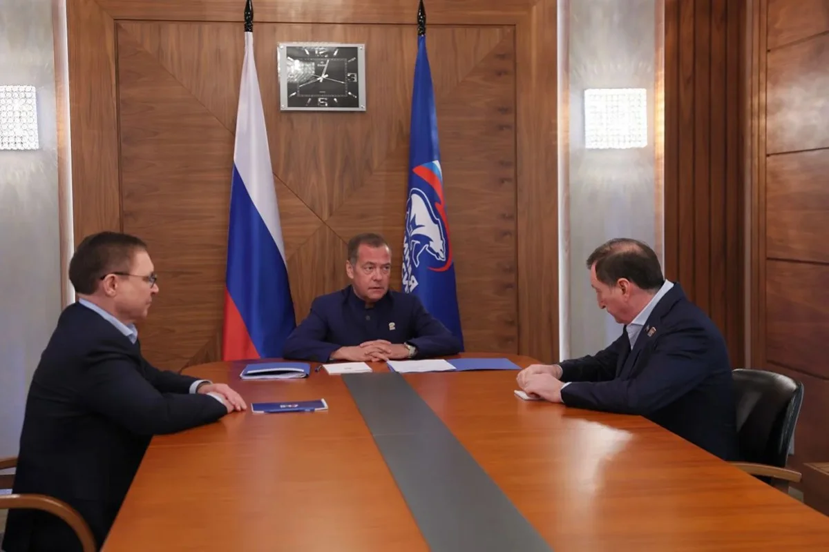Дмитрий Медведев поддержал кандидатуру Заура Аскендерова на пост секретаря реготделения «Единой России»