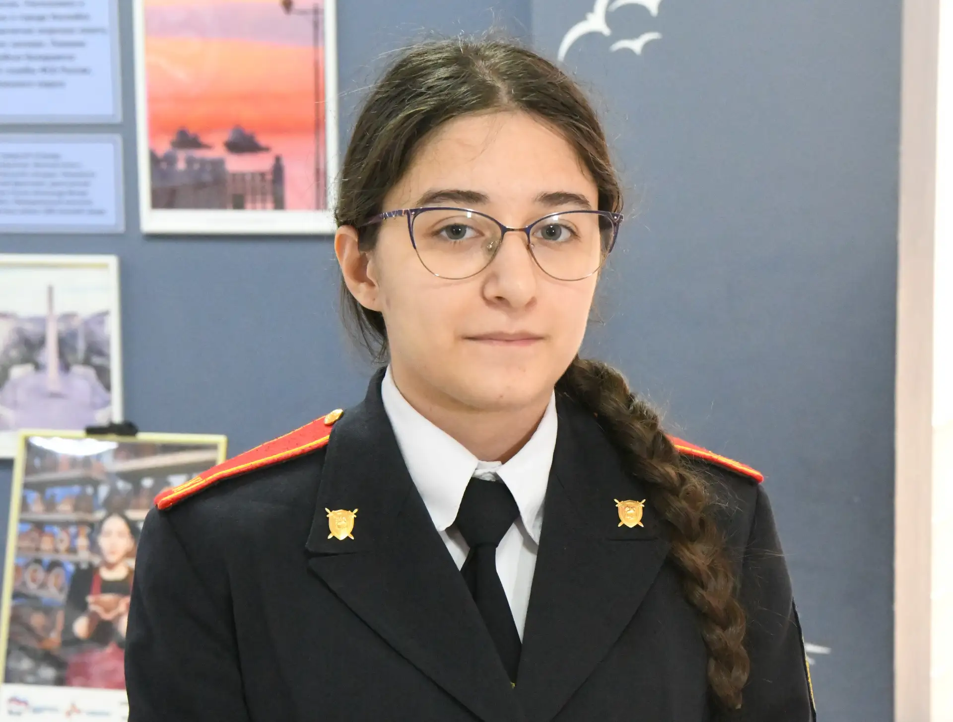 «Многие предметы осваивала сама, без репетиторов» — ученица из Дагестана набрала 300 баллов на ЕГЭ
