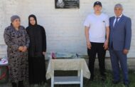 В Кизлярском районе открыли мемориальные плиты двум погибшим участникам СВО