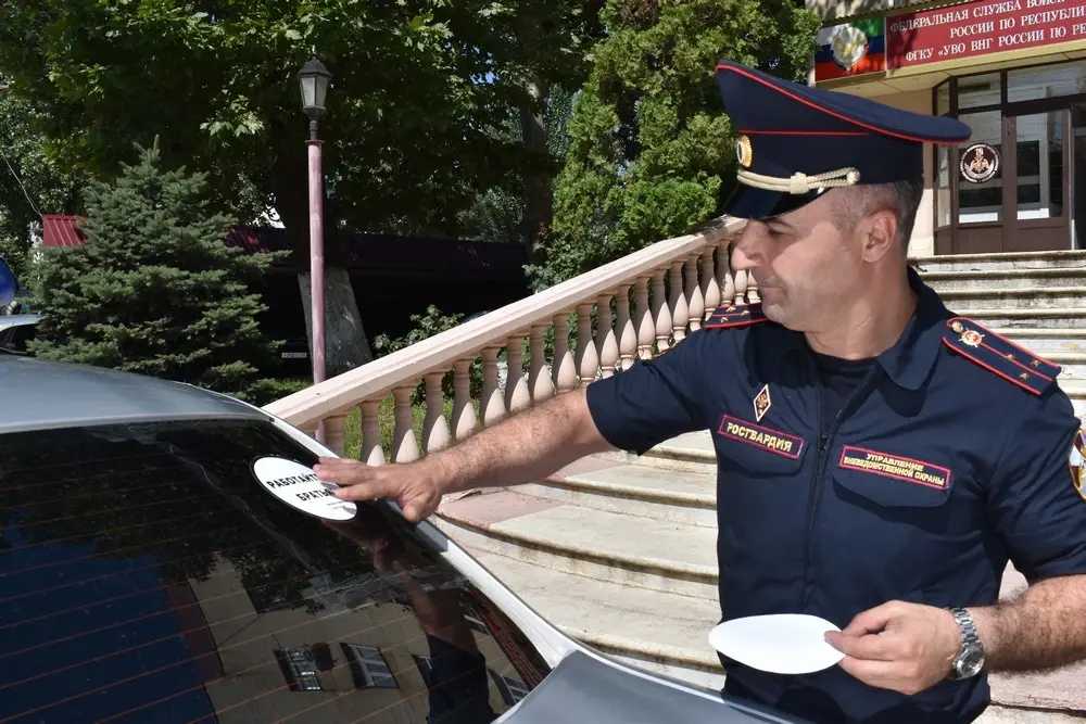 В Росгвардии Дагестана прошла акция «Работайте, братья!» в память о Магомеде Нурбагандове