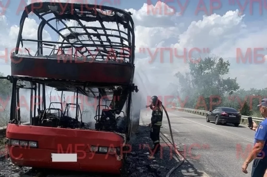 Автобус Москва — Ставрополь сгорел на трассе Ростовской области