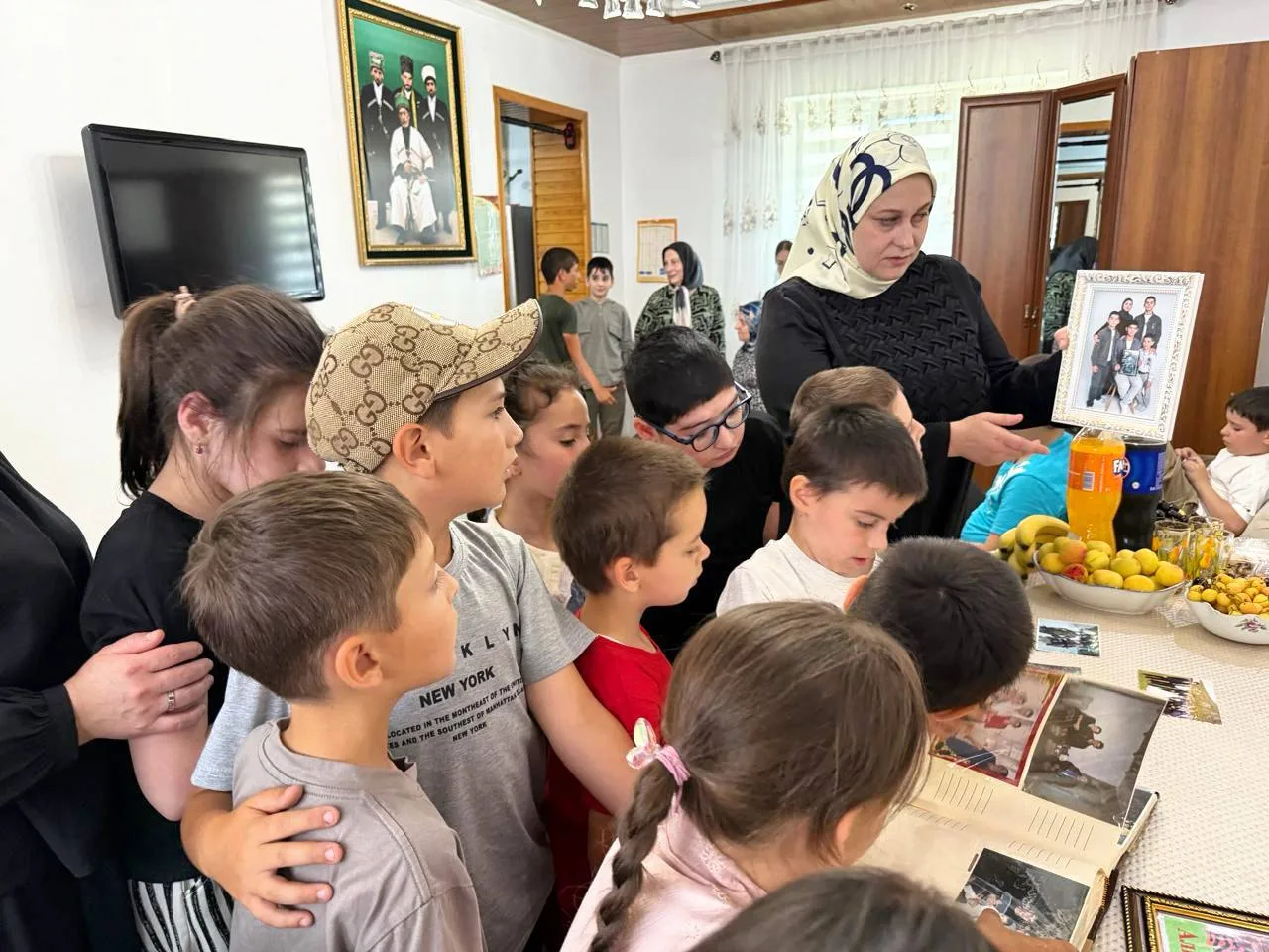 «Там, где живёт память»: в Казбековском районе встретились с семьёй Героя Муслима Алиева