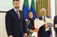 В Махачкале в День семьи были награждены дагестанские пары.