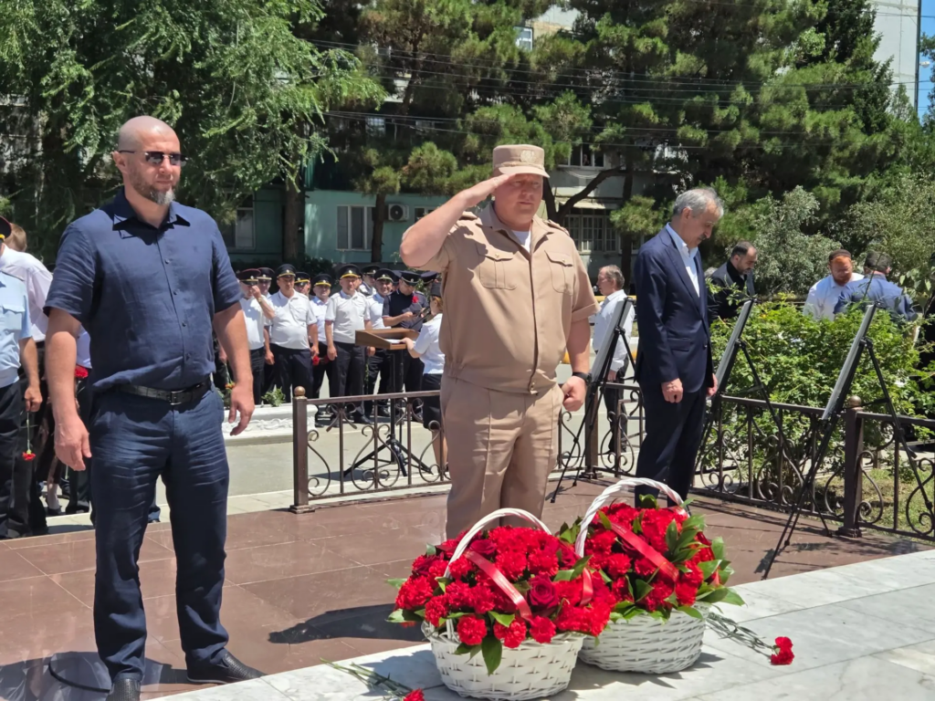 В Каспийске почтили память Магомеда Нурбагандова