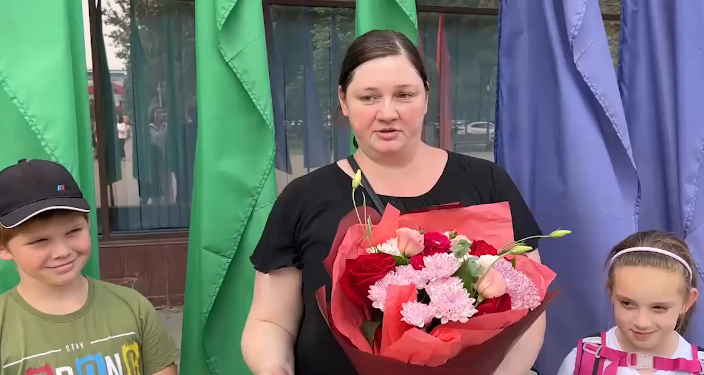 Многодетная семья получила школьный набор в рамках акции «Собери ребёнка в школу»
