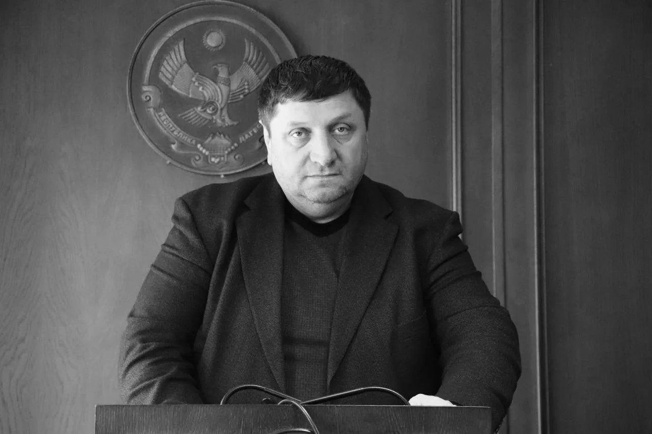 Путин посмертно наградил замглавы Шамильского района