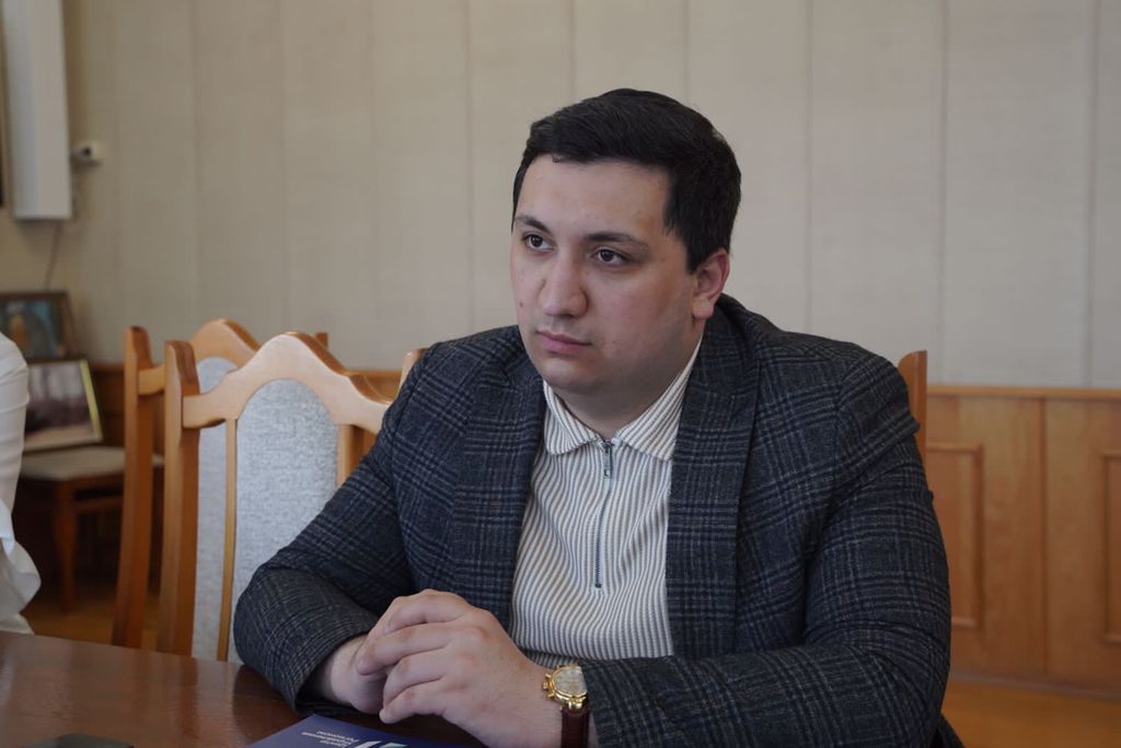 Султану Абдуралимову — 30