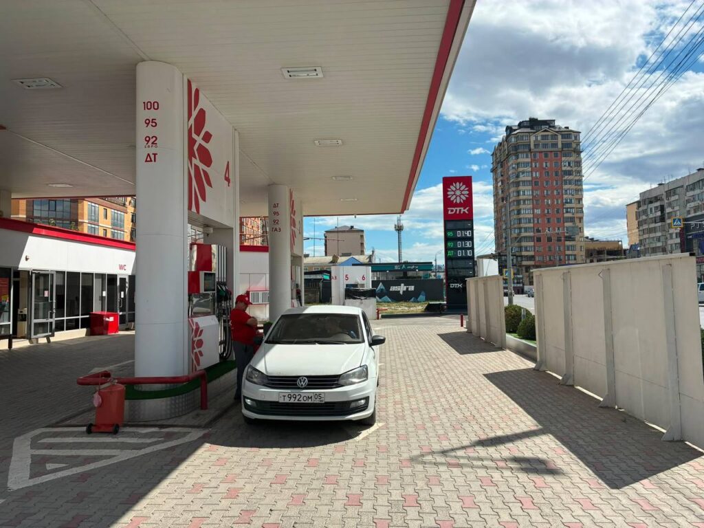 Заправкам в Махачкале и Каспийске запретили продавать сжиженный газ
