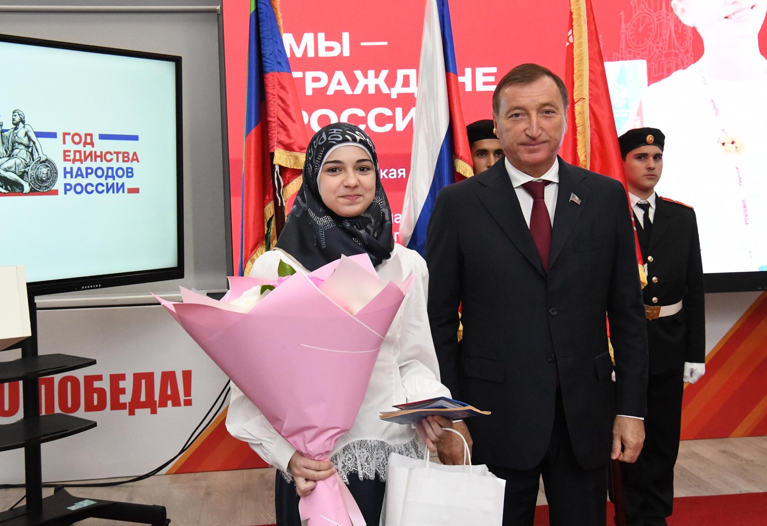 В Махачкале 17 школьников получили первые паспорта в музее Боевой славы