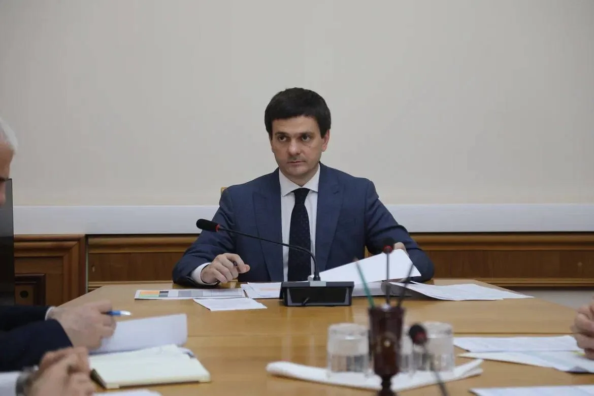 В Махачкале до 1 декабря отремонтируют восемь улиц