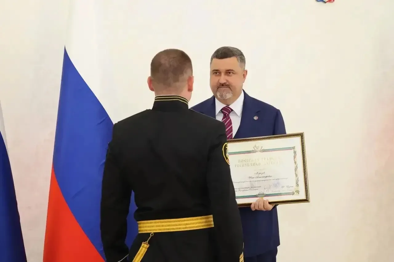 Жителям Дагестана вручили государственные награды в преддверии Дня единства народов республики