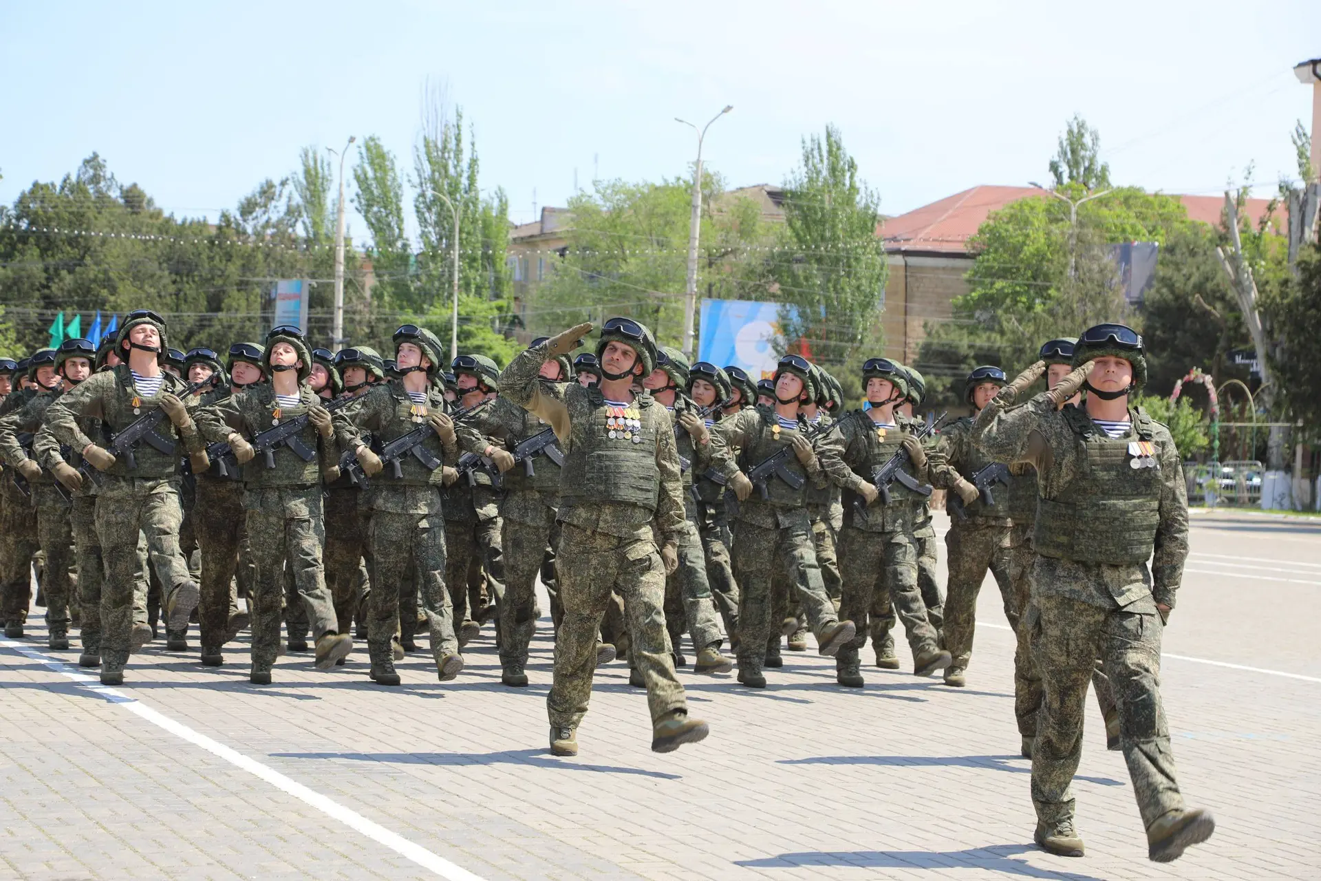 Правительство Дагестана выделило 1 млрд рублей на выплаты военнослужащим при заключении контракта