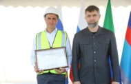Магомед Рамазанов наградил специалистов, участвовавших в ремонте моста через Сулак